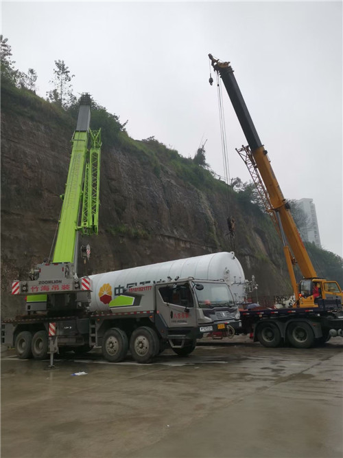 西固区“不怕风雨冻”—— 吊车的 “恶劣环境适应” 技术